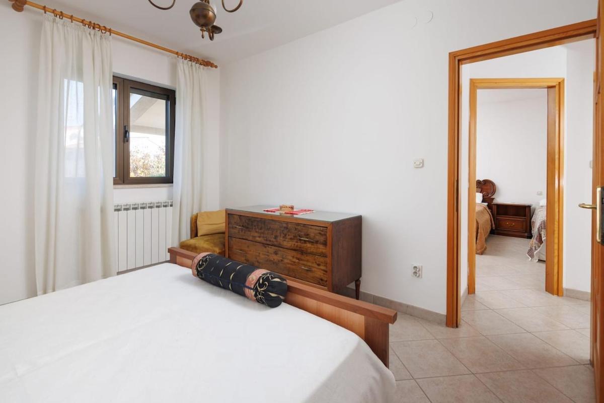 Holiday home House For 12 People Close To The Sea Pula
