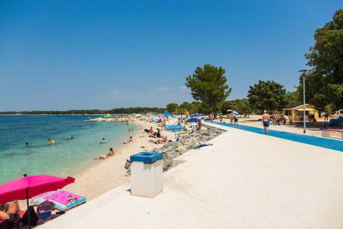 Holiday home House For 12 People Close To The Sea *