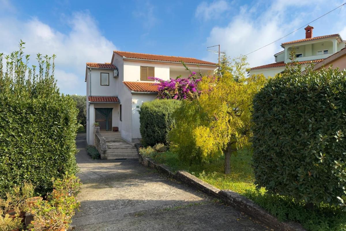 House For 12 People Close To The Sea Holiday home